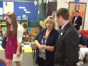 Commissioner Bowen Visits Auburn Schools
